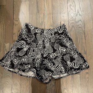 Aritzia high waisted flowy shorts size XS